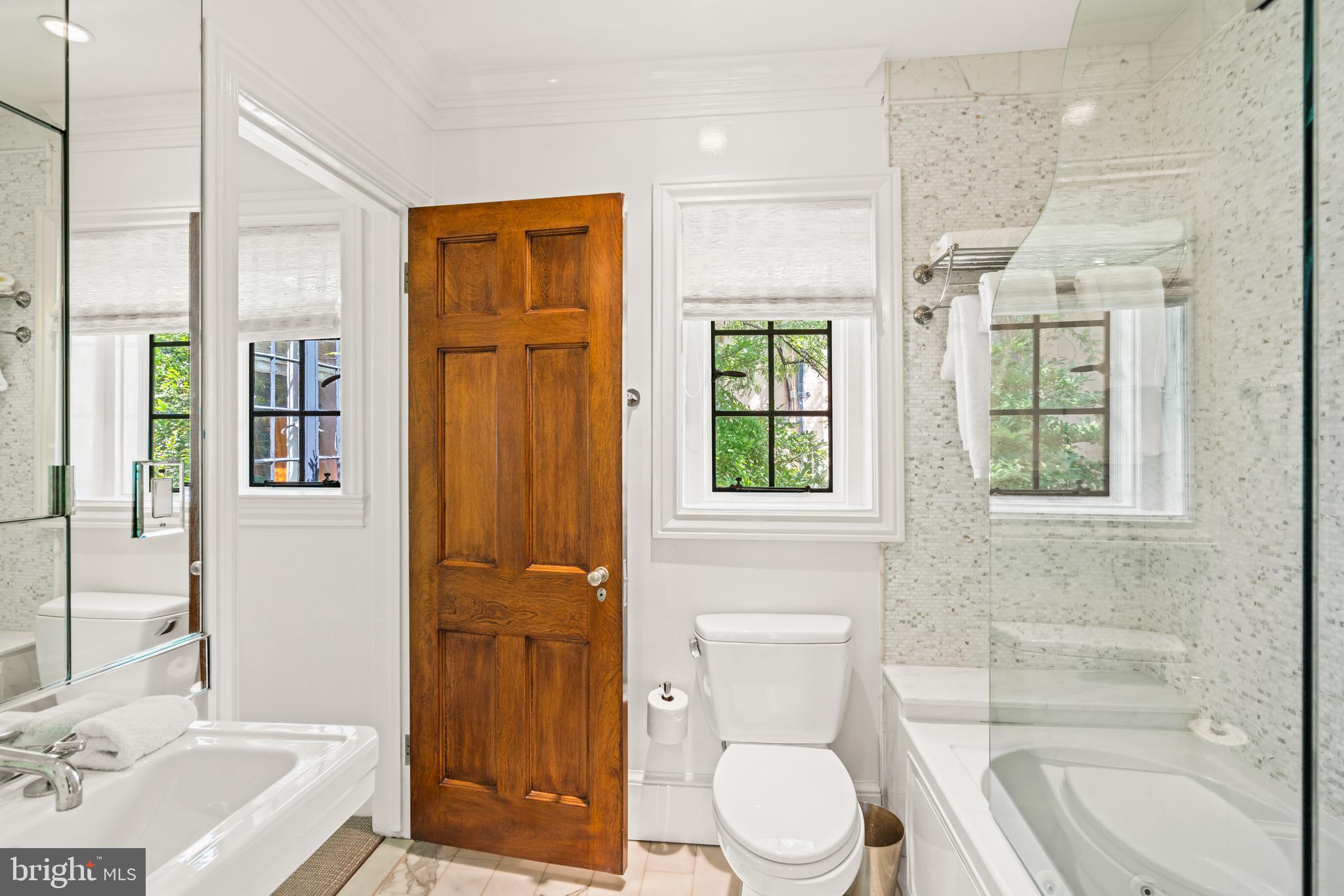 2446 Kalorama Road Northwest Washington, DC 20008 - Photo 22 of 35 Bathroom