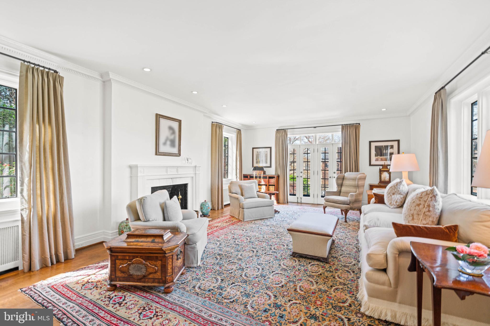 2446 Kalorama Road Northwest Washington, DC 20008 - Photo 3 of 35 Living Room