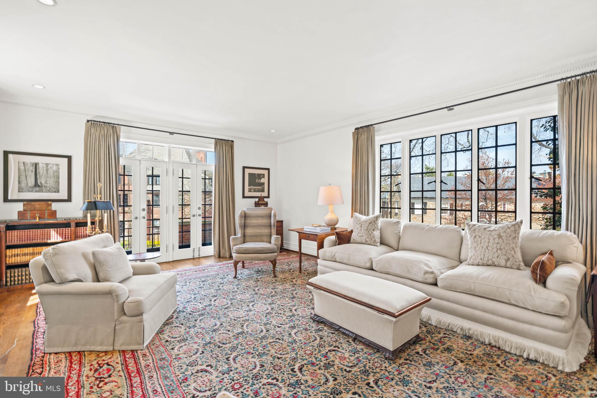 2446 Kalorama Road Northwest Washington, DC 20008 - Photo 4 of 35 Living Room