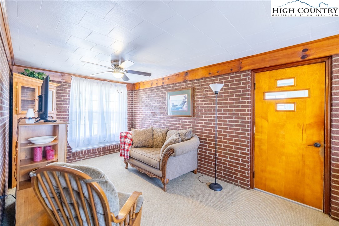 7533 Glade Valley Road Ennice, NC 28623 - Photo 15 of 50 Gallery Image 15
