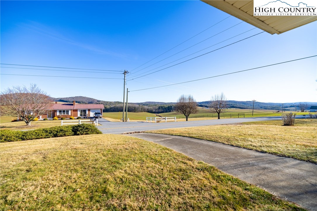 7533 Glade Valley Road Ennice, NC 28623 - Photo 34 of 50 Gallery Image 34