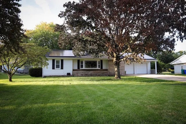 $218,000 | 34 North Court Drive, Decatur, IL 62526