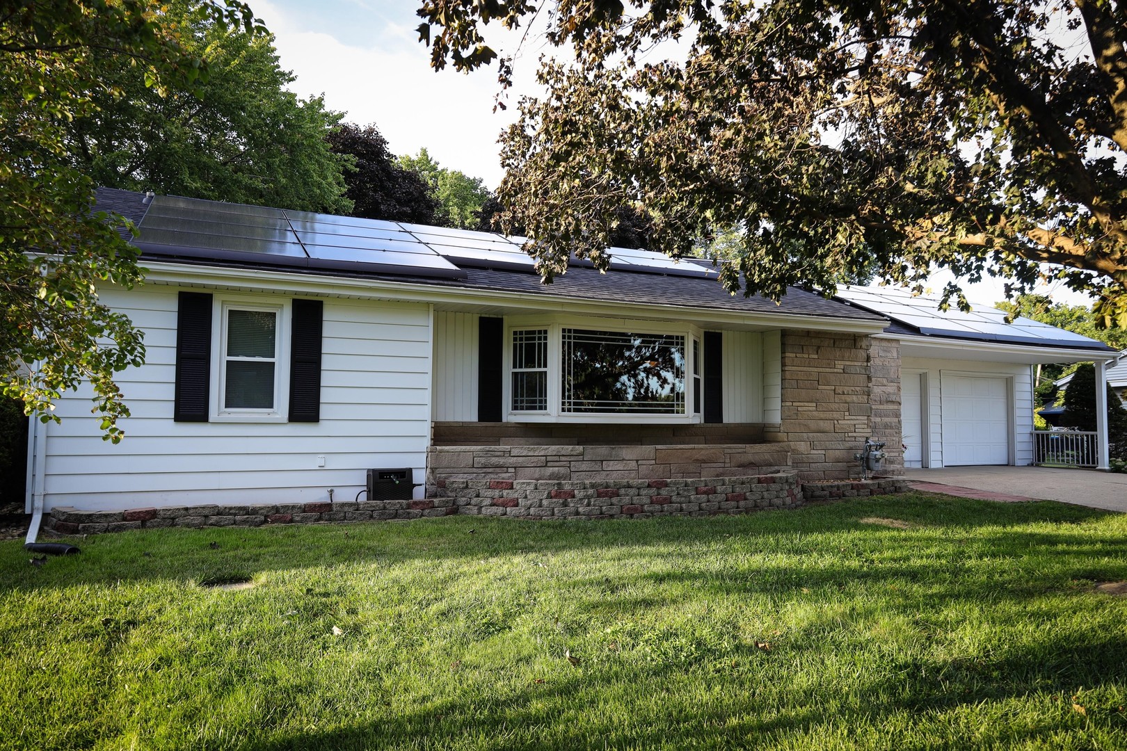 34 North Court Drive Decatur, IL 62526 - Photo 3 of 28