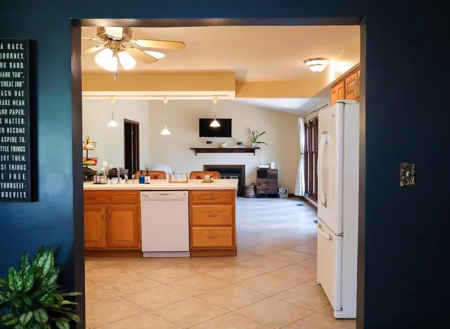 $218,000 | 34 North Court Drive, Decatur, IL 62526