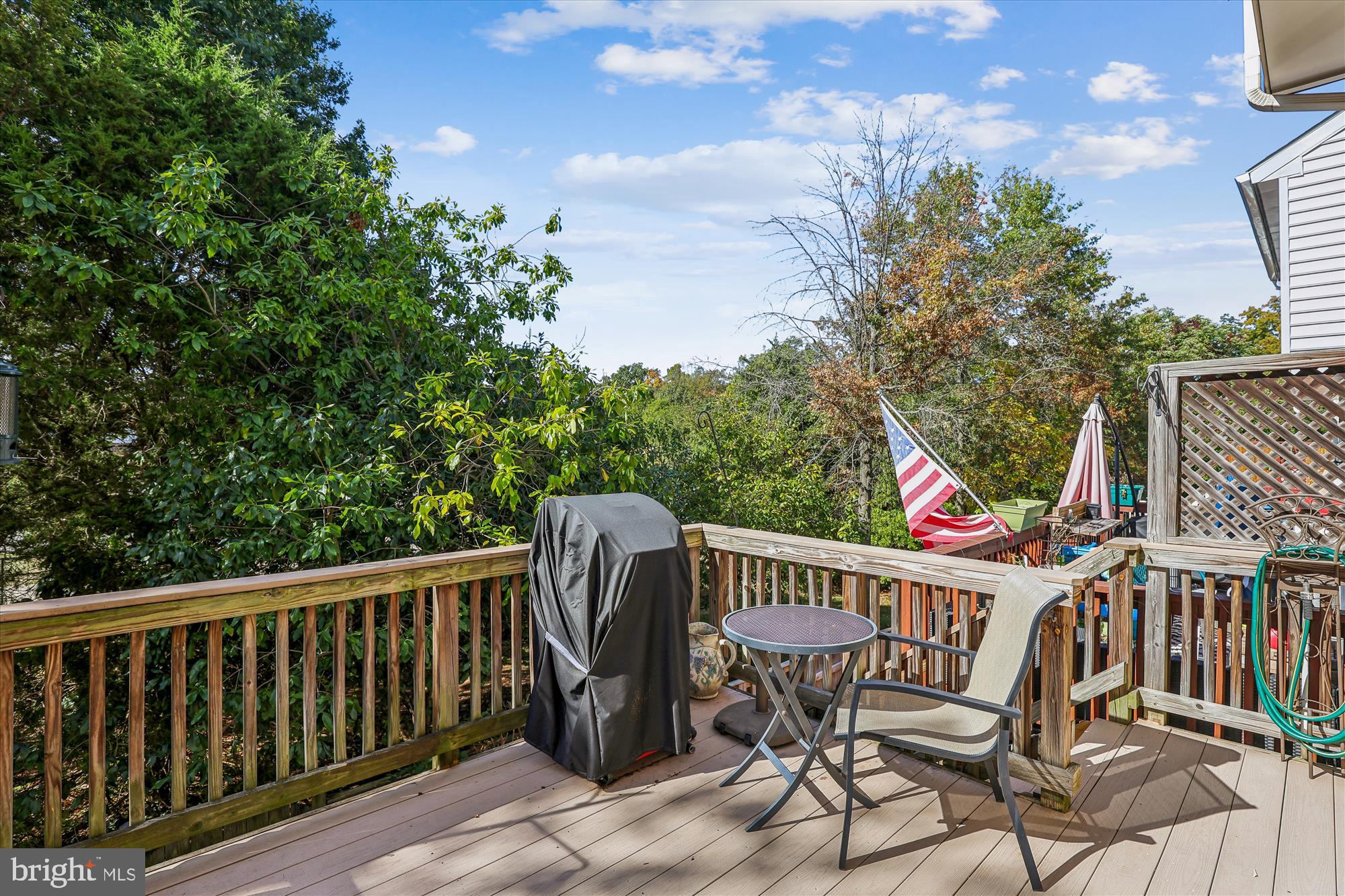 20679 Riptide Square Sterling, VA 20165 - Photo 40 of 43 a view of a wooden bench and bench on the roof deck