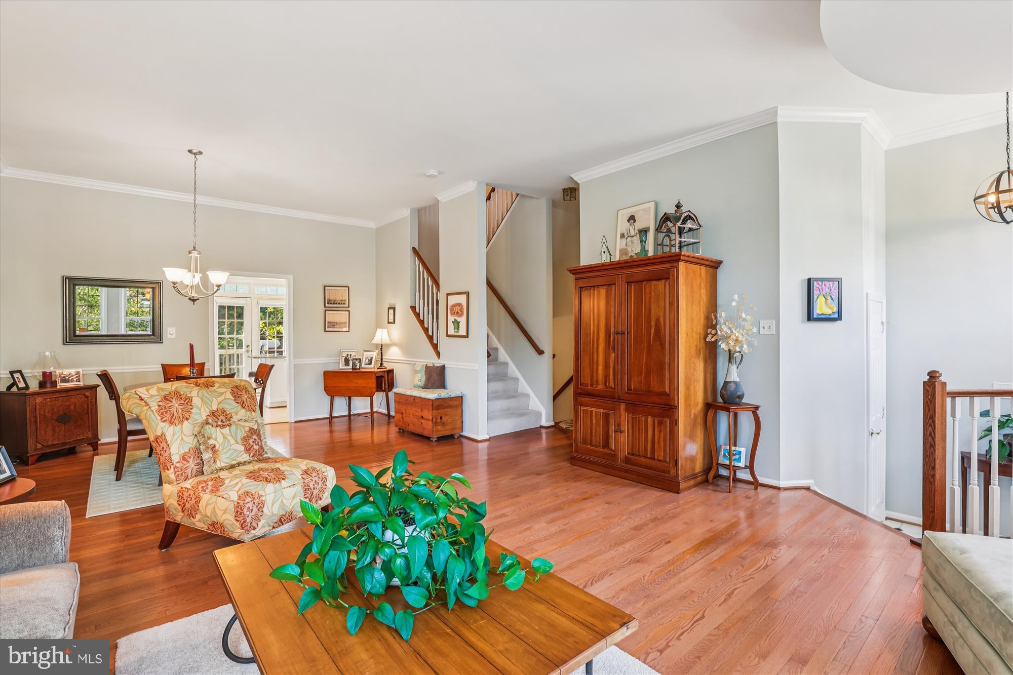 20679 Riptide Square Sterling, VA 20165 - Photo 4 of 43 a living room with furniture and a wooden floor