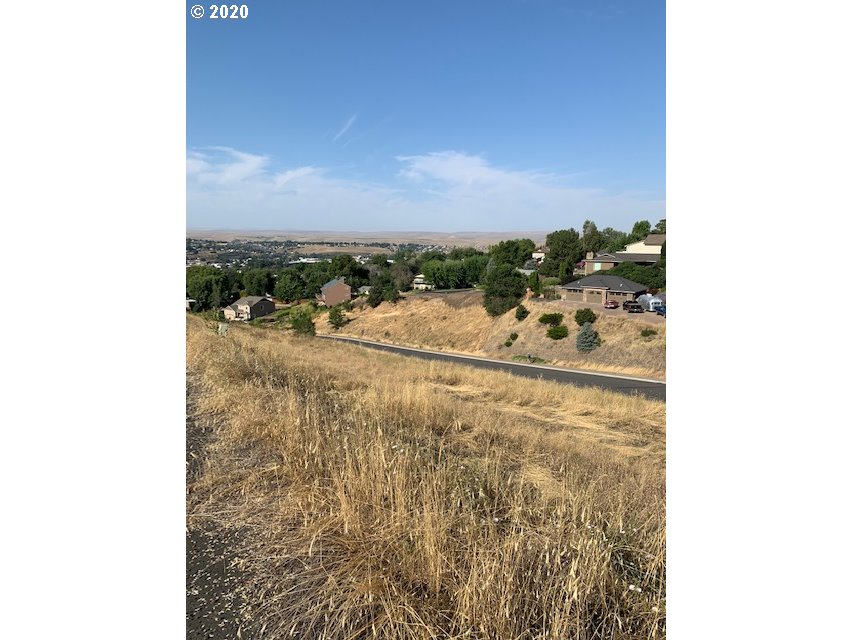 722 North Main Street Pendleton, OR 97801 - Photo 1 of 12