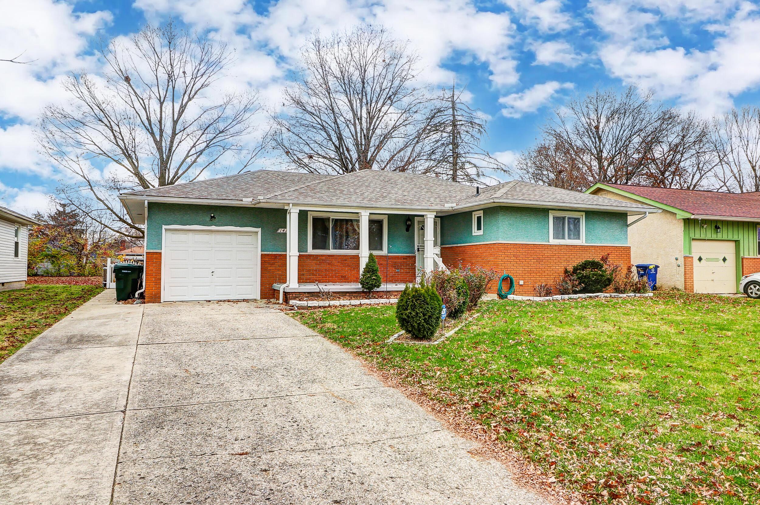 1411 Berkeley Road Columbus, OH 43206 - Photo 3 of 38 003