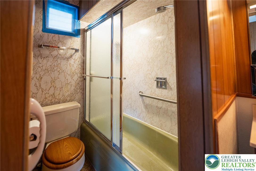 2 Wilson Street Phillipsburg, NJ 08865 - Photo 16 of 39 Full Bathroom 1st floor