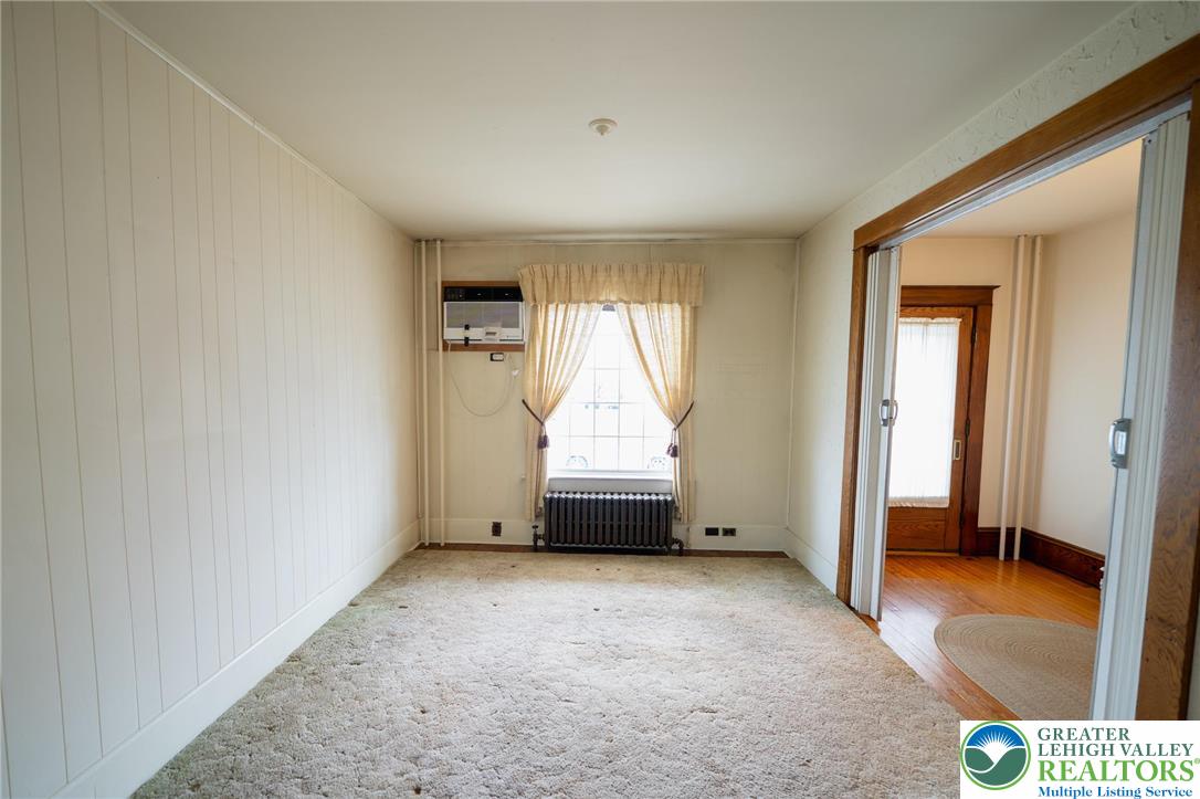 2 Wilson Street Phillipsburg, NJ 08865 - Photo 9 of 39 Living room