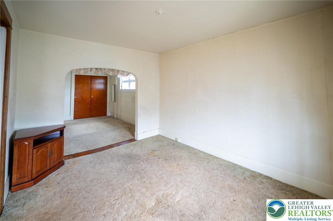 2 Wilson Street Phillipsburg, NJ 08865 - Photo 10 of 39 Living room