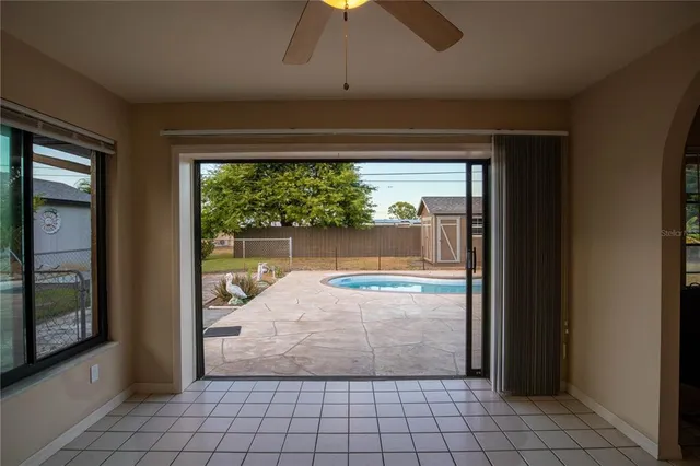 a view of empty room with window