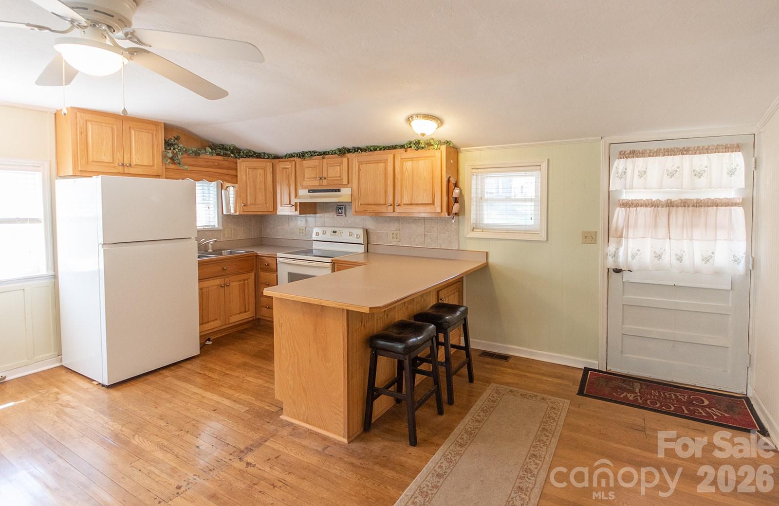 59 South Front Street Franklin, NC 28734 - Photo 4 of 40
