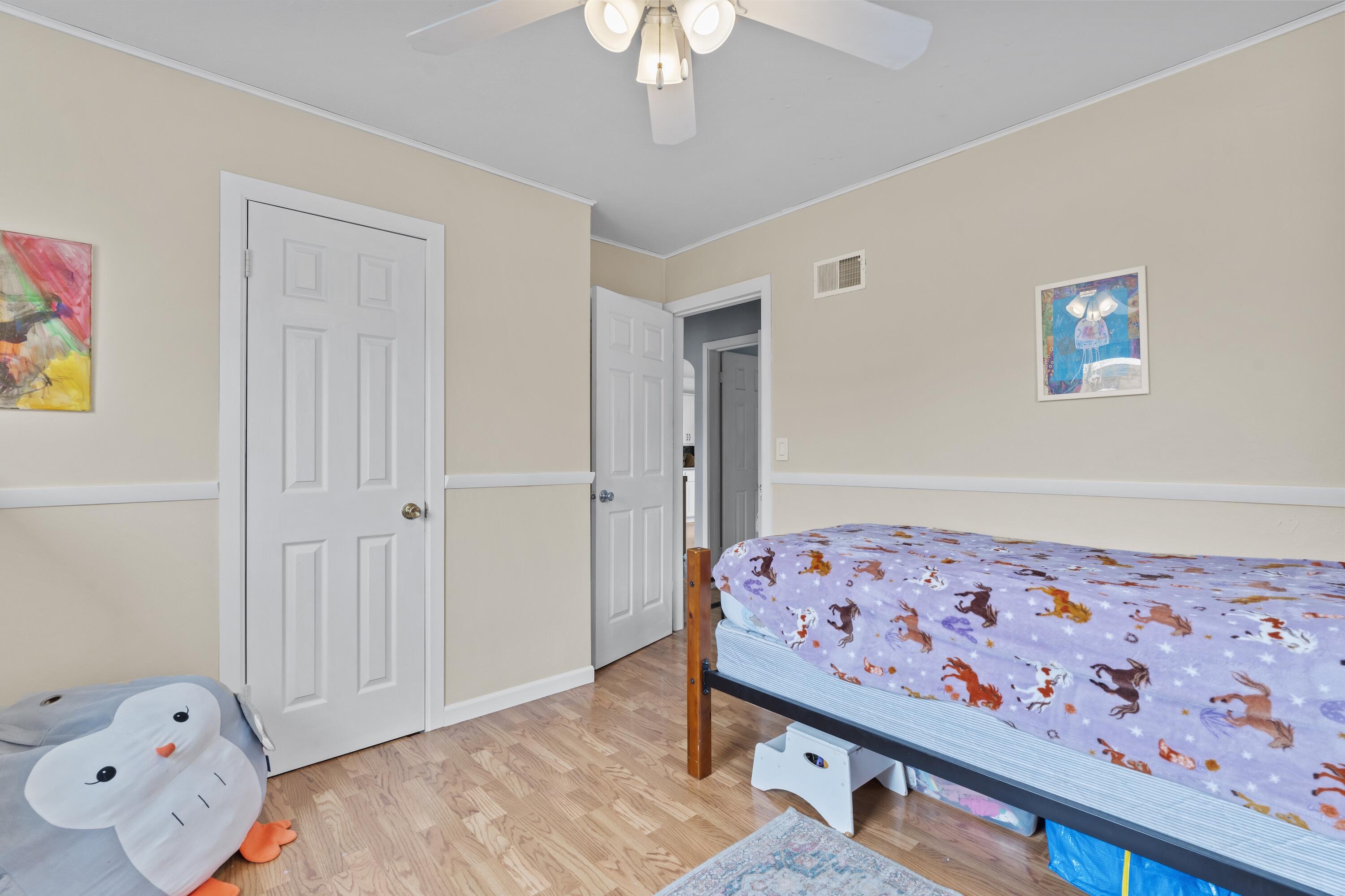 3527 North 99th Street Milwaukee, WI 53222 - Photo 17 of 29 Bedroom 3 view 2