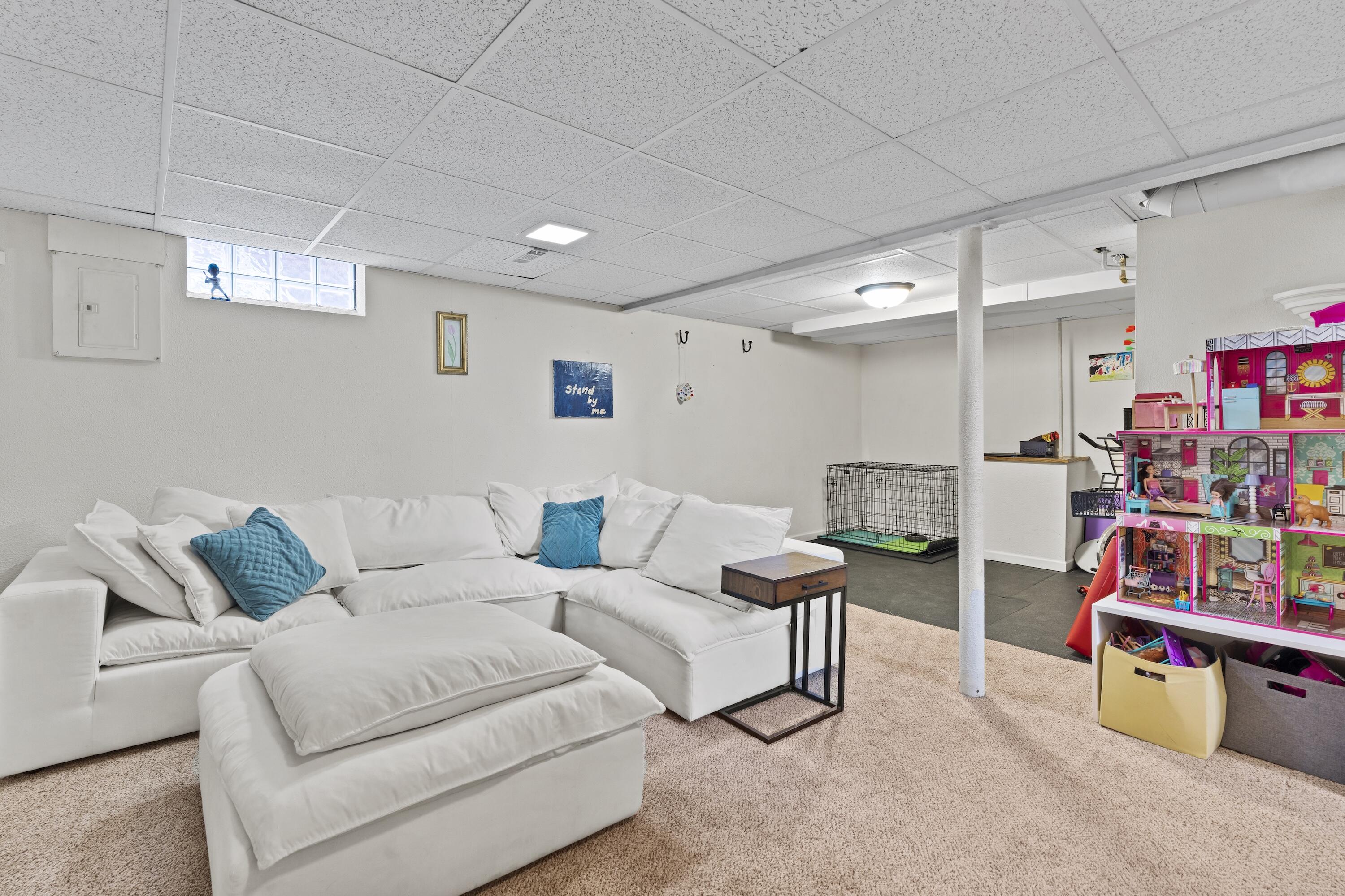 3527 North 99th Street Milwaukee, WI 53222 - Photo 18 of 29 Lower level rec area