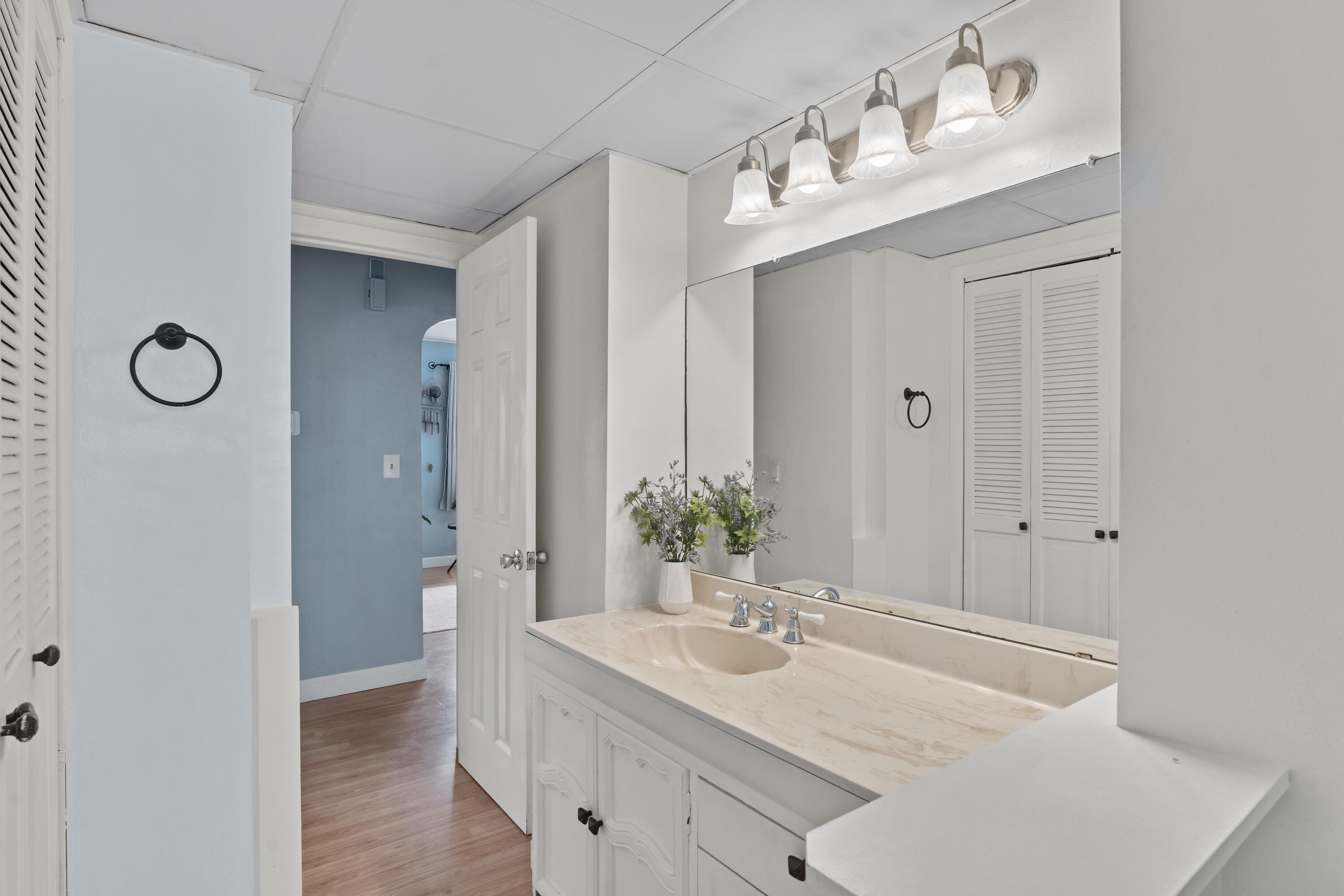 3527 North 99th Street Milwaukee, WI 53222 - Photo 22 of 29 Bathroom view 3