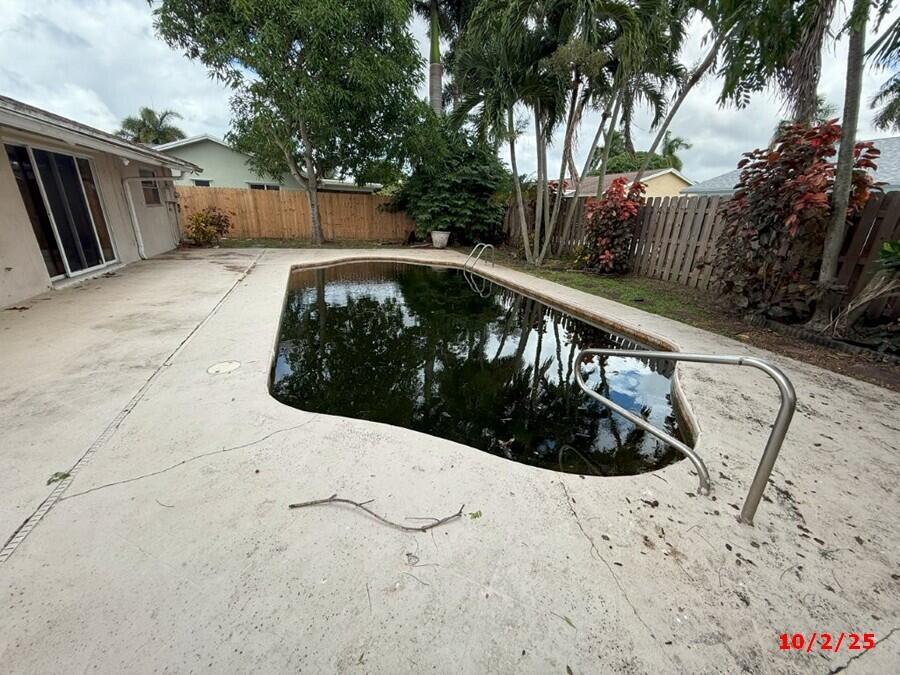 5340 Guildcrest Street Lake Worth, FL 33463 - Photo 2 of 10 IMG_8330