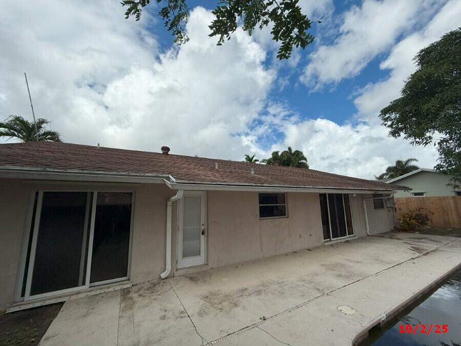5340 Guildcrest Street Lake Worth, FL 33463 - Photo 3 of 10 IMG_8331