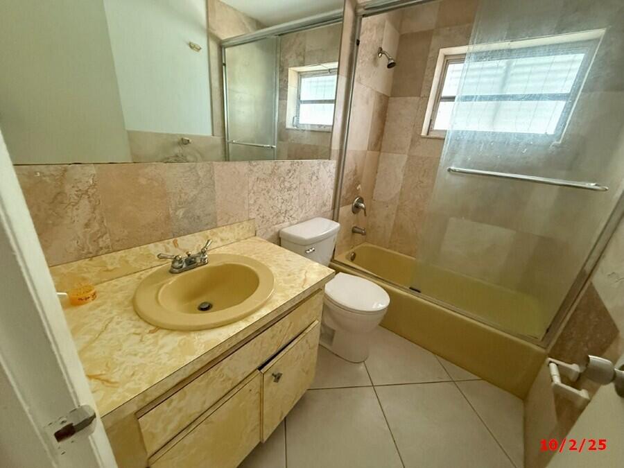 5340 Guildcrest Street Lake Worth, FL 33463 - Photo 5 of 10 IMG_8336