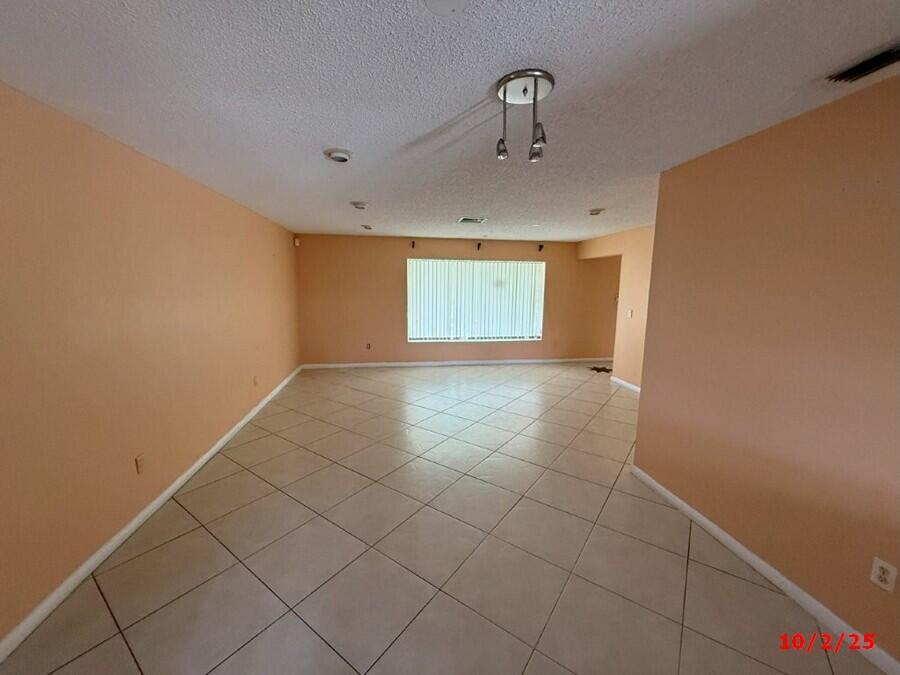 5340 Guildcrest Street Lake Worth, FL 33463 - Photo 8 of 10 IMG_8339