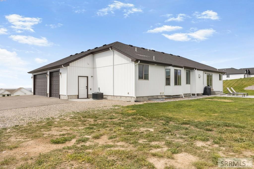 7232 East Middle Fork Road Idaho Falls, ID 83406 - Photo 60 of 72 Back Exterior