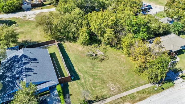 a view of an outdoor space