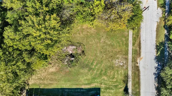 a view of a small yard