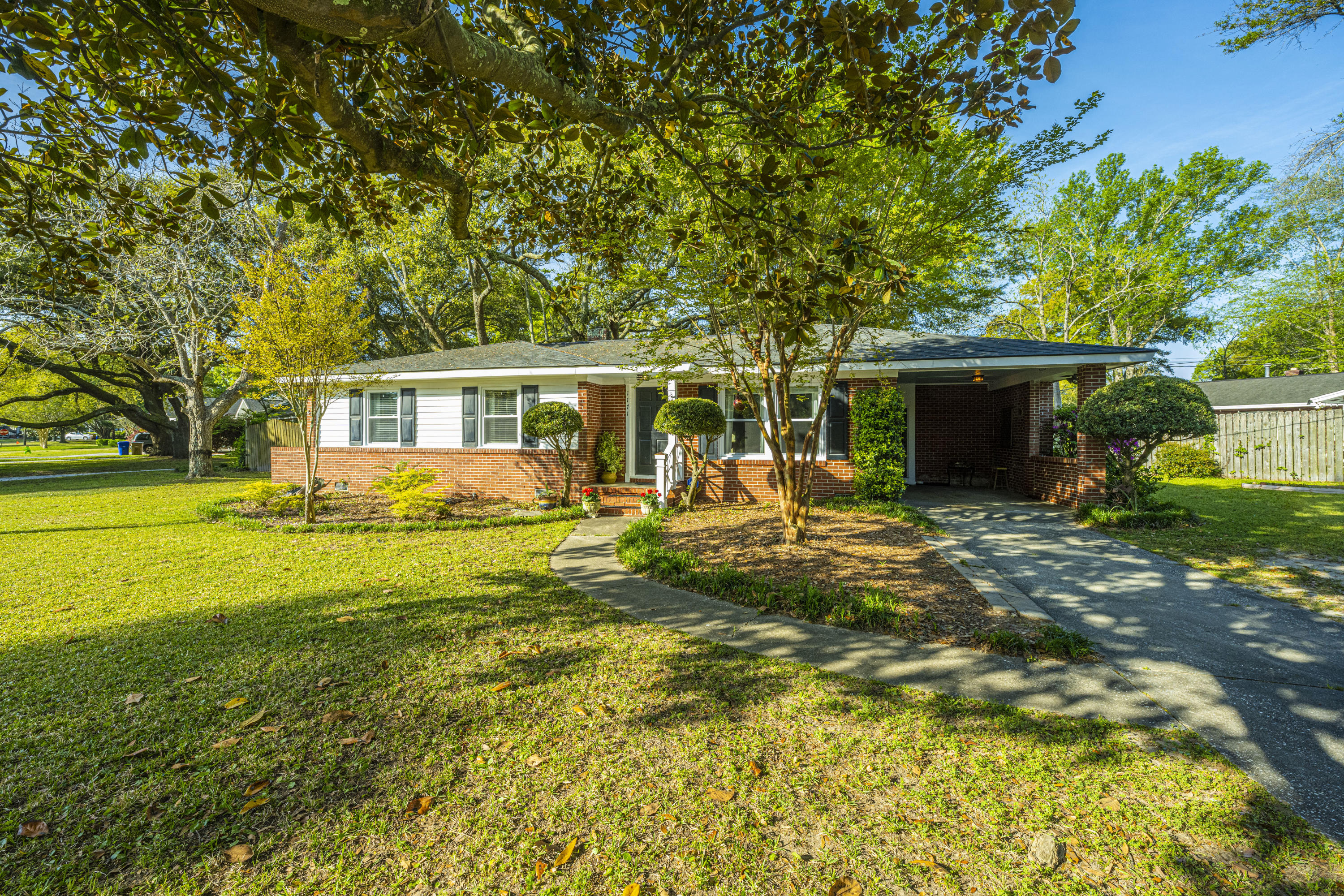 1171 Montgomery Road Charleston, SC 29412 - Photo 2 of 43 1171Montgomery08