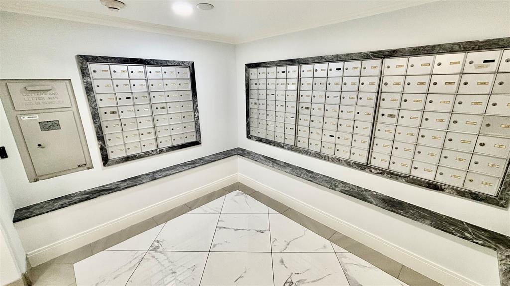 531 North Ocean Boulevard, Unit 1601 Pompano Beach, FL 33062 - Photo 32 of 32 a view of locker room