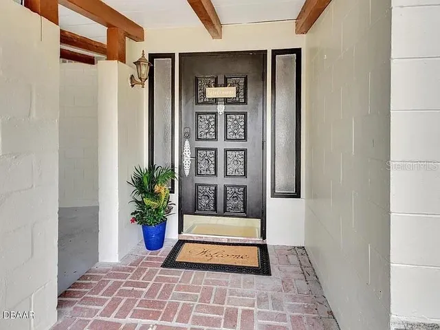 $1,550 | 311 North Blue Lake Terrace, Unit 1, DeLand, FL 32724