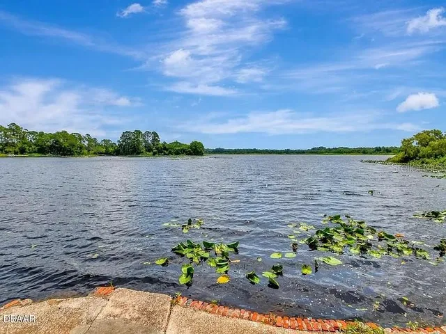 $1,550 | 311 North Blue Lake Terrace, Unit 1, DeLand, FL 32724