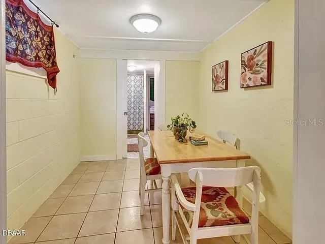 $1,550 | 311 North Blue Lake Terrace, Unit 1, DeLand, FL 32724