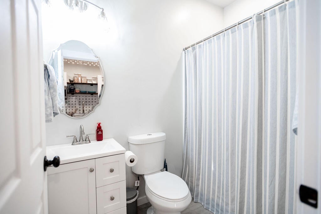 13595 Southwest Dickson Road Powell Butte, OR 97753 - Photo 35 of 71 Studio Apartment