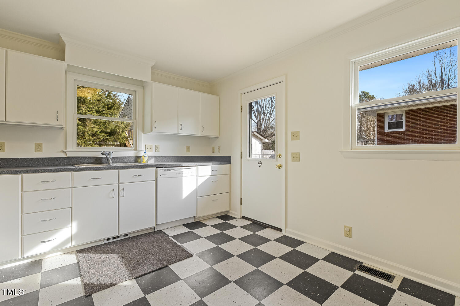2617 Glover Road Durham, NC 27703 - Photo 13 of 29 011