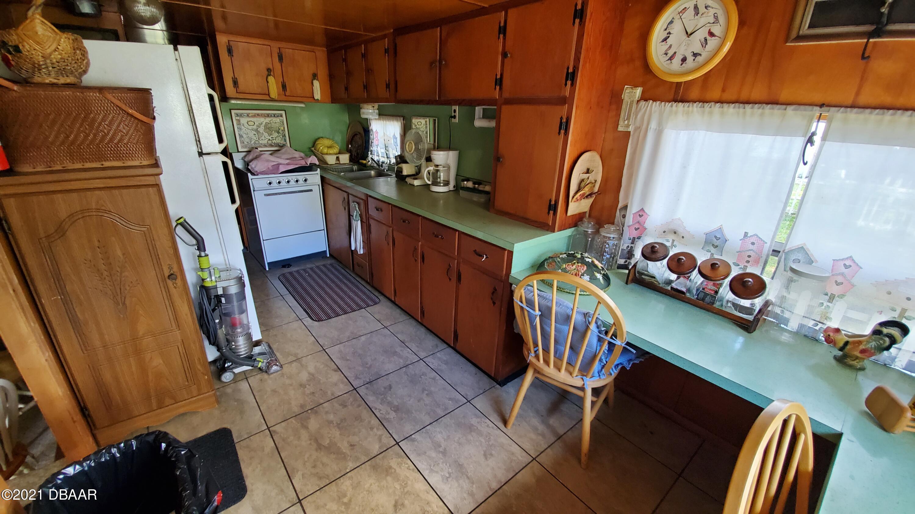 56412 Maple Road Astor, FL 32102 - Photo 18 of 42 20210309_125405