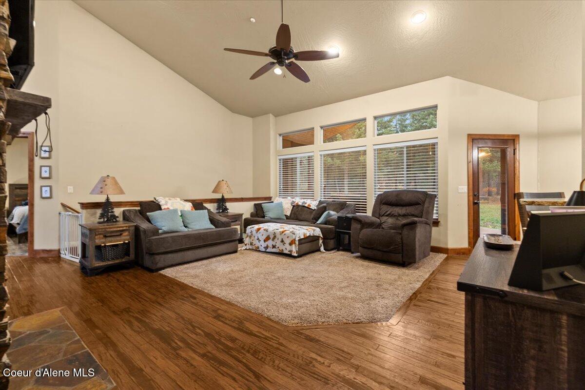 24665 Hunters Grove Court Rathdrum, ID 83858 - Photo 11 of 57 Vaulted Ceiling