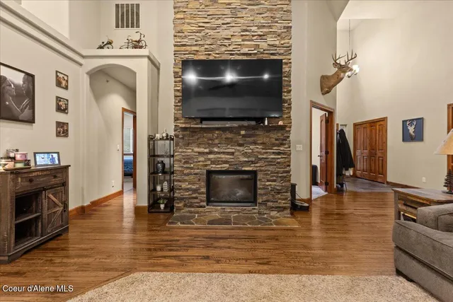 $1,299,000 | 24665 Hunters Grove Court, Rathdrum, ID 83858