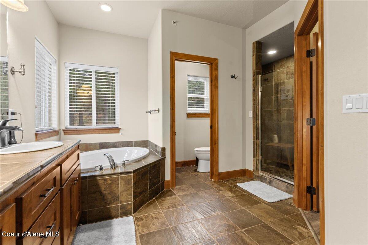 24665 Hunters Grove Court Rathdrum, ID 83858 - Photo 25 of 57 Master Bathroom