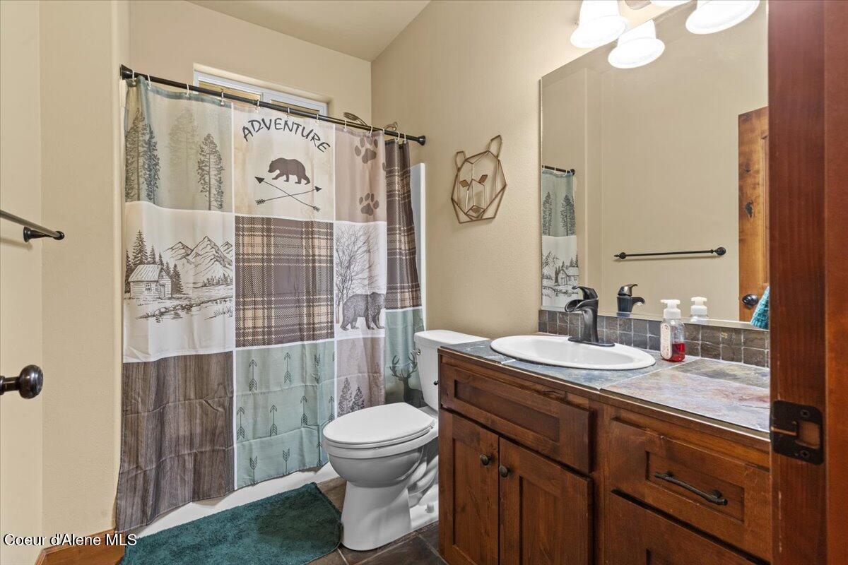 24665 Hunters Grove Court Rathdrum, ID 83858 - Photo 30 of 57 Full Bathroom