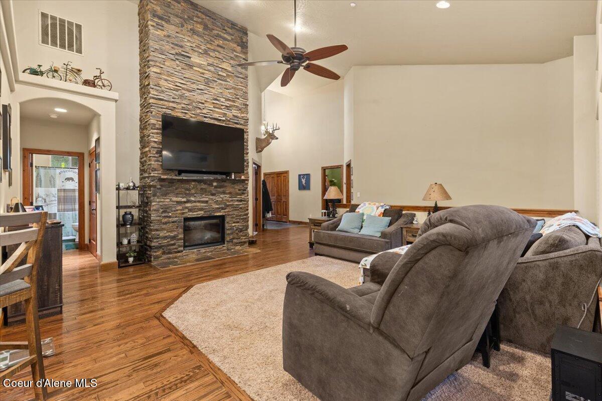 24665 Hunters Grove Court Rathdrum, ID 83858 - Photo 10 of 57 Living Room