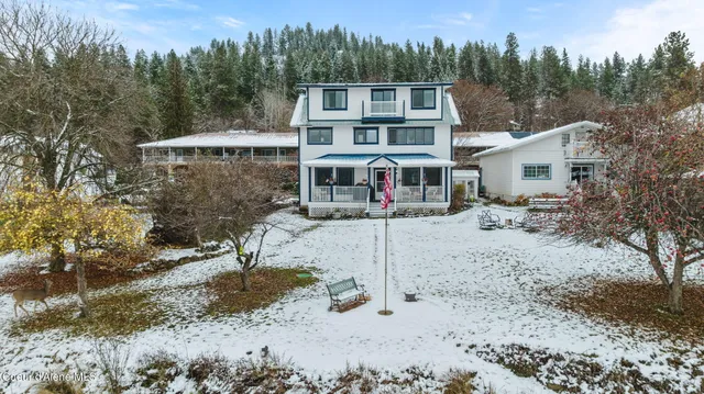 $1,500,000 | 114 North Coeur D'Alene Avenue, Harrison, ID 83833
