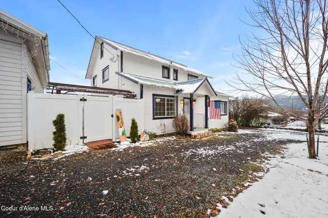 $1,500,000 | 114 North Coeur D'Alene Avenue, Harrison, ID 83833