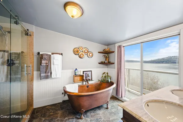 $1,500,000 | 114 North Coeur D'Alene Avenue, Harrison, ID 83833