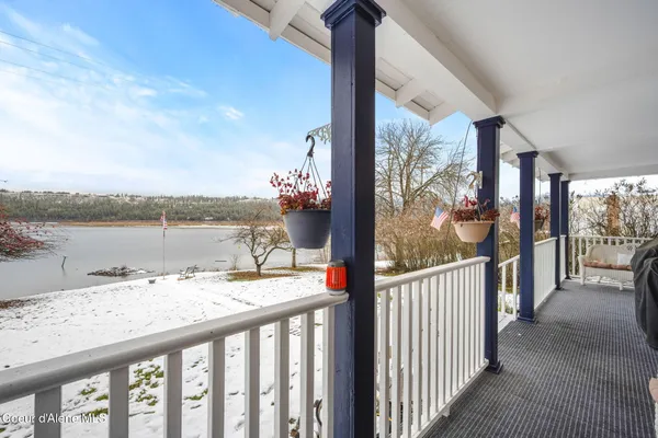 $1,500,000 | 114 North Coeur D'Alene Avenue, Harrison, ID 83833