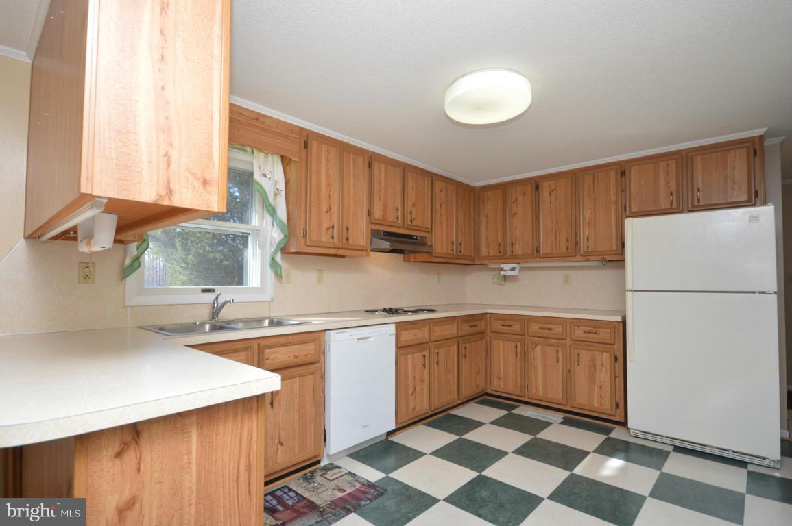 43411 Lost Corner Road Leesburg, VA 20176 - Photo 5 of 12 Kitchen