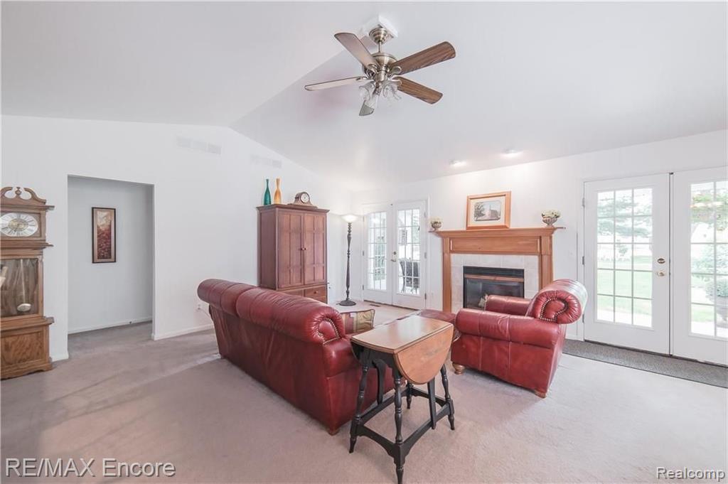 1082 Avon Manor Road Rochester Hills, MI 48307 - Photo 16 of 40
