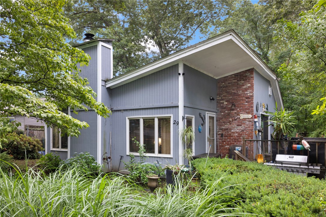 29 Weaver Road Johnston, RI 02919 - Photo 3 of 17