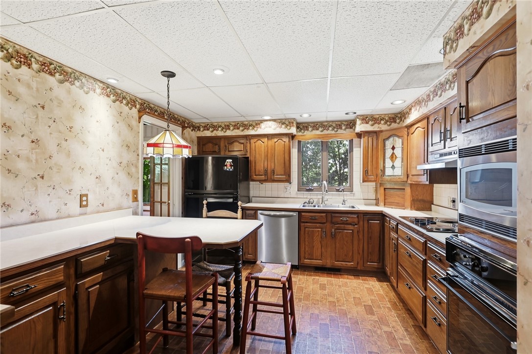 2504 Cross Country Road Beavercreek, OH 45431 - Photo 15 of 46