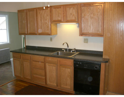 979 Sumner Avenue Springfield, MA 01118 - Photo 3 of 9 Gallery Image 3