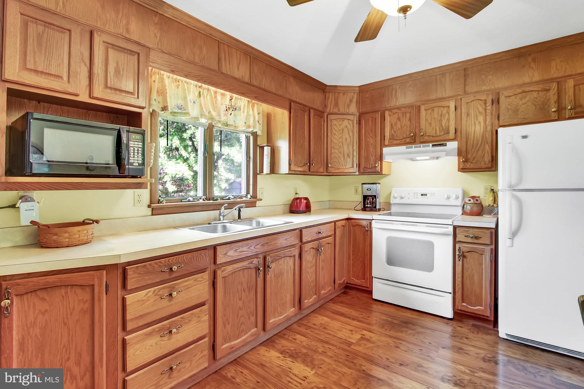 436 Clover Road Etters, PA 17319 - Photo 6 of 24 Gallery Image 6